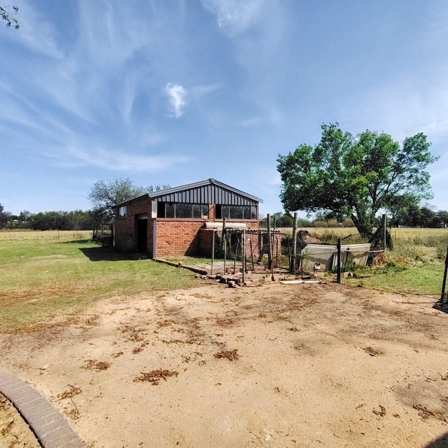 Commercial Property for Sale in Roodewal Free State